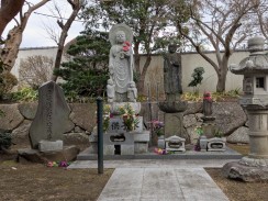 水子地蔵尊三体