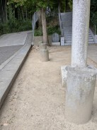 入口脇鳥居残材1